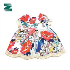 Хаљина са штампом кратких рукава са округлим изрезом и набраним порубом